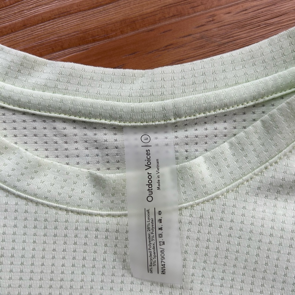 Outdoor Voices Think Fast Mesh Short Sleeve Tee - L - Picture 4 of 7